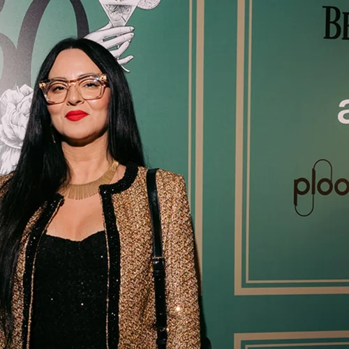 Ζενεβιέβ Μαζαρί | Η εμφάνισή της αποδεικνύει ότι τα tweed ρούχα είναι ιδανικά και για ένα festive look