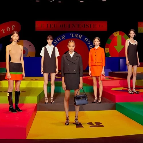 Disco και 60s vibes | Οι τάσεις που ξεχωρίσαμε από την SS22 συλλογή του οίκου Dior