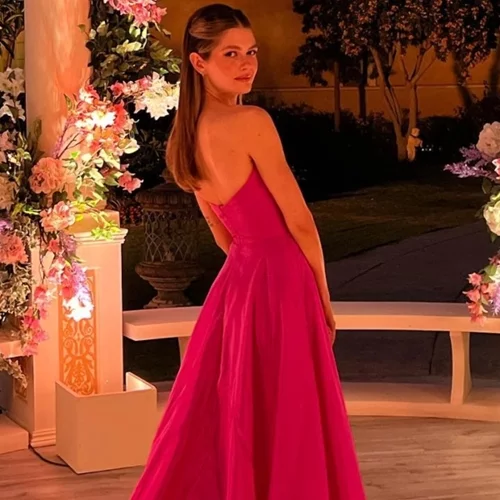 Ξεκίνησες στην πρώτη σου δουλειά; Η Αμαλία Κωστοπούλου προτείνει πώς να ντυθείς κομψά στο γραφείο