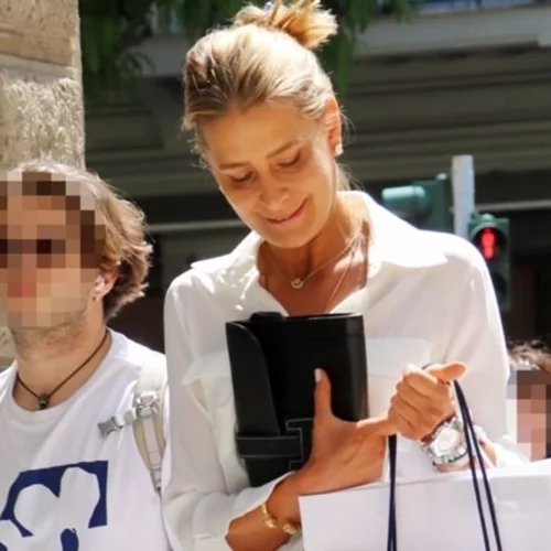 Η Τατιάνα Μπλάτνικ μας ανοίγει το νέο της διαμέρισμα στην Αθήνα - Η ανάρτηση μετά τον γάμο του Νικόλαου