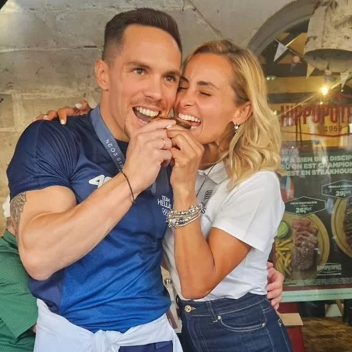 Έκλεισε τα 40 η Βασιλική Μιλλούση | Το επικό video και η αντίδραση του Λευτέρη Πετρούνια