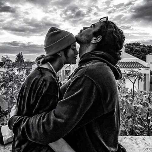 Άγγελος Λάτσιος | Φωτογραφίζει τη Γαία Μερκούρη στη βόλτα τους