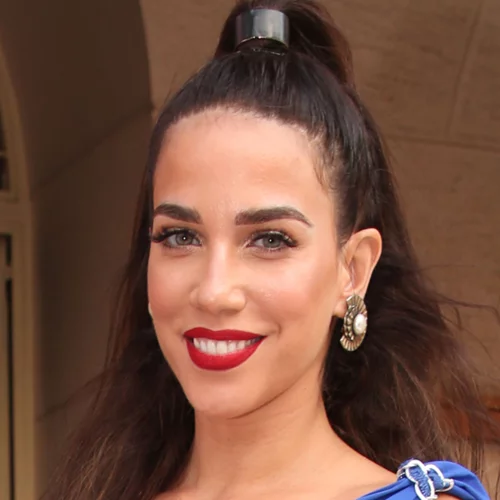 J2US | H πρώτη εμφάνιση της Κατερίνας Στικούδη στο backstage του λαμπερού show με φουσκωμένη κοιλίτσα