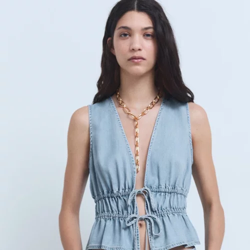 Πώς θα δημιουργήσεις τα πιο ανάλαφρα looks για το καλοκαίρι με κομμάτια από τη Mango