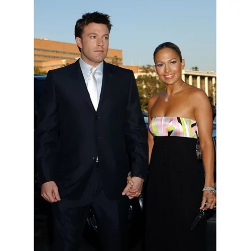 Jennifer Lopez | Τα καυτά φιλιά στον Ben Affleck που επιβεβαιώνουν την επανασύνδεση