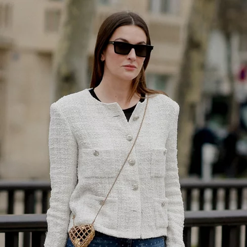 TikTok's new viral | Η ζακέτα που έχει γίνει ανάρπαστη καθώς μοιάζει να ανήκει σε designer's brand