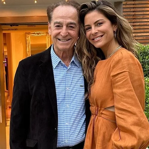 Η Μαρία Μενούνος μαγειρεύει με τον πατέρα της στην (ατελείωτη) κουζίνα της