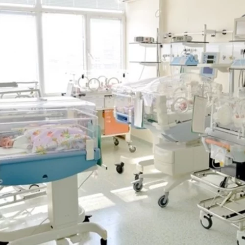 Σοκ για ζευγάρι στη Λάρισα | Μπέρδεψαν τα μωρά στο μαιευτήριο και τους έδωσαν λάθος... παιδί