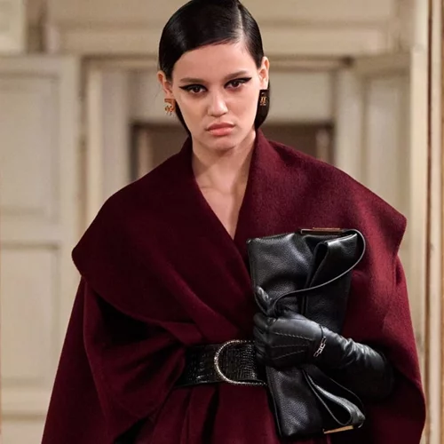 Η νέα F/W 2025-2026 συλλογή της Elisabetta Franchi είναι αφιερωμένη στις ατρόμητες γυναίκες