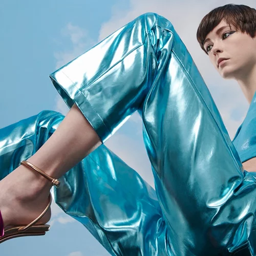 Η νέα καμπάνια της EXE μας υπενθυμίζει τη δύναμη των υποδημάτων στην εμφάνιση μίας γυναίκας