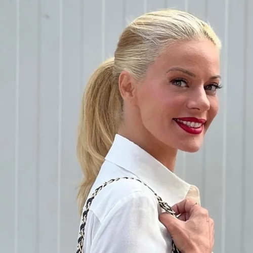 Στην γκαρνταρόμπα σου χρειάζεσαι ένα πλεκτό φόρεμα σαν της Ζέτας Μακρυπούλια