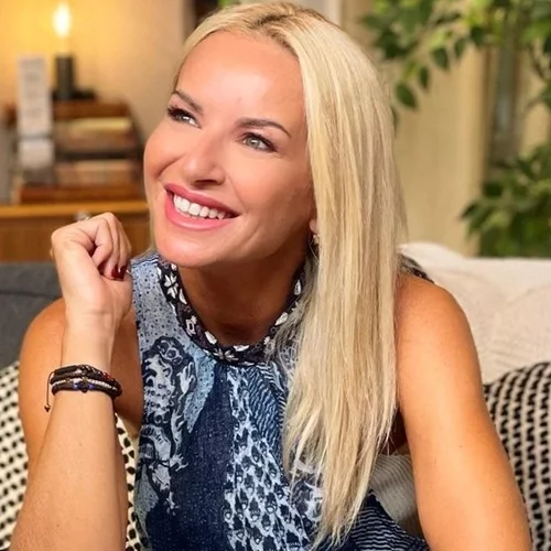 Η Μαρία Μπεκατώρου δοκίμασε το χρώμα στο μανικιούρ που ταιριάζει σε όλες τις γυναίκες