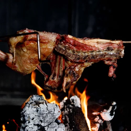 Τσικνοπέμπτη | Πώς να ψήσεις, το σωστό κρασί και πού να πας αν βγεις