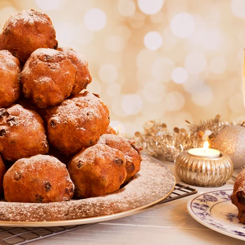 Croquembouche στη Γαλλία, ρέγγες τουρσί στην Πολωνία, tamales στο Μεξικό | Τι τρώνε την Πρωτοχρονιά σε κάθε μέρος του κόσμου