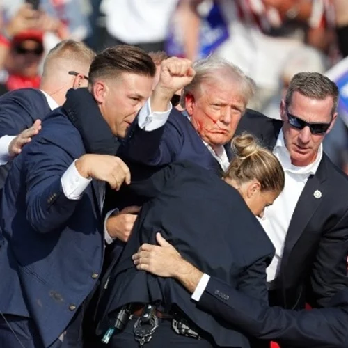 Απόπειρα δολοφονίας κατά του Τραμπ σε προεκλογική συγκέντρωση στην Πενσιλβάνια - Τον αποτροπιασμό του για την επίθεση εκφράζει ο πρωθυπουργός
