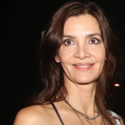 Θεατρική βραδιά για την Κατερίνα Λέχου | Οι μεταλλιζέ γόβες της