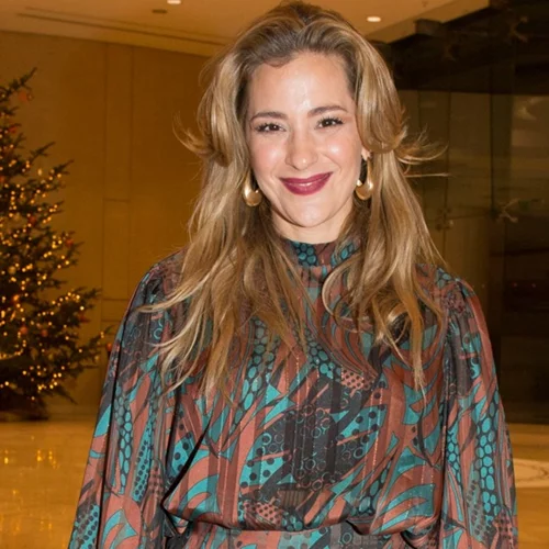 Η Νατάσσα Μποφίλιου με το πανωφόρι που αγαπούν όλες οι fashionistas το φθινόπωρο