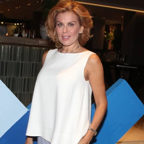 Ευγενία Μανωλίδου | Στην έκθεση του πρώην συζύγου της μαζί με τα παιδιά τους, Αλέξανδρο και Θεοδώρα