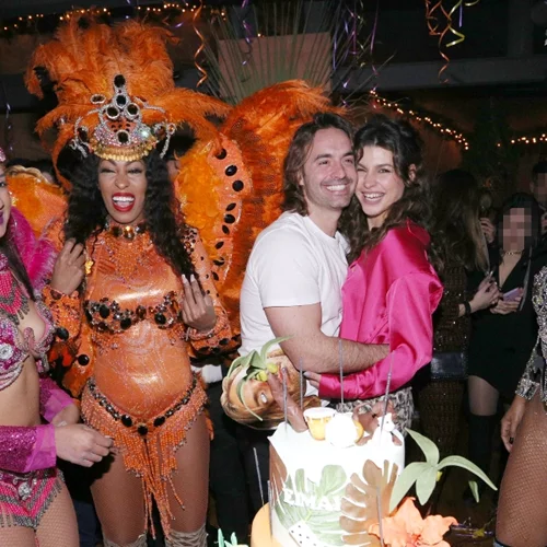 Η Δανάη Παππά με εμπριμέ παντελόνι | Το φόρεσε με έναν έξυπνο στιλιστικό τρόπο