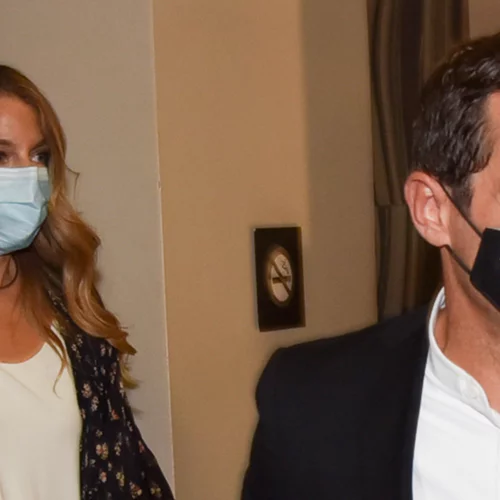 Χρυσή Βαρδινογιάννη | Με casual look σε νέα εμφάνιση με τον Κωνσταντίνο Μαρκουλάκη