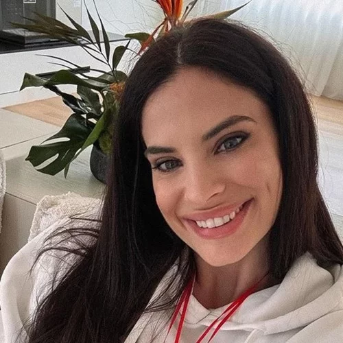 Επιχείρηση "Διακόσμηση" | Η Χριστίνα Μπόμπα "βαρέθηκε να ζει σε άδειο σπίτι"