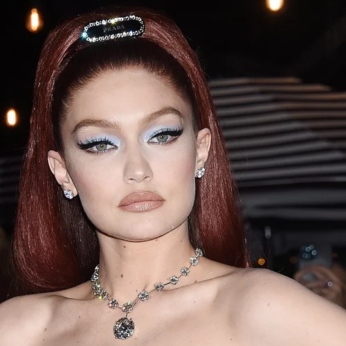 Χρωματιστά eyeliner | Το καλοκαιρινό makeup trend που θα φωτίσει το βλέμμα σου