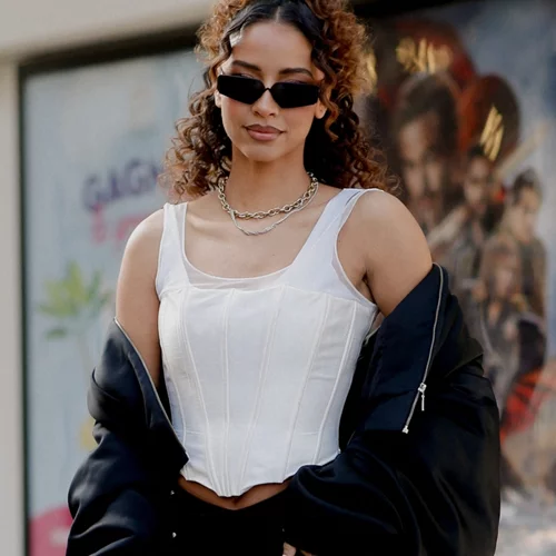 Οι λιγότεροι βαρετοί τρόποι για να φορέσεις ένα straight-leg τζιν