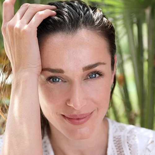 Η Κάτια Ζυγούλη με μαύρα καρέ μαλλιά και αφέλειες | Οι σπάνιες φωτογραφίες από το 2007