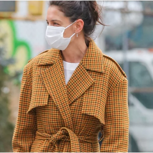 Αυτά τα παπούτσια ταιριάζουν απόλυτα με jeans | Tο επιβεβαιώνει η Katie Holmes