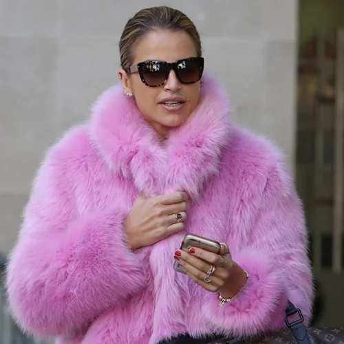 Το παλτό που κάνει κάθε χειμερινό outfit να φαίνεται fabulous