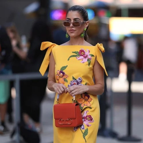 Τα κομψά floral φορέματα από τη Mango που θα σε συντροφεύσουν στα καλοκαιρινά events