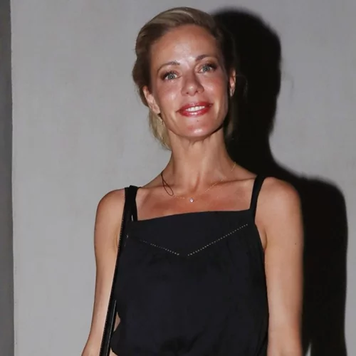 Σαν νεράιδα | Η Ζέτα Μακρυπούλια με το πιο ονειρεμένο φόρεμα αν είσαι καλεσμένη σε καλοκαιρινό γάμο