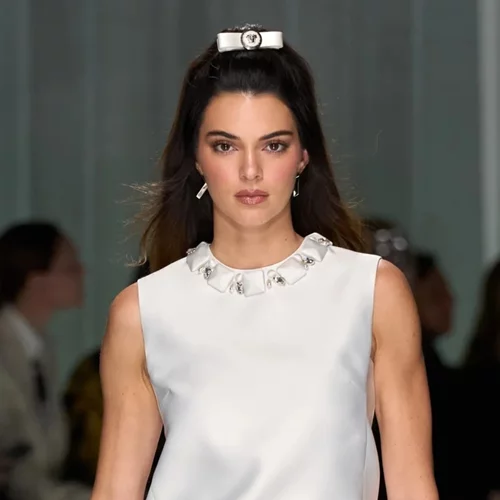 Η τάση της μόδας που βλέπουμε παντού στο Instagram, αλλά δυσκολευόμαστε να υιοθετήσουμε