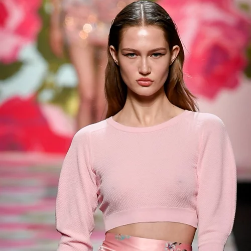 Βαρέθηκες τα φορέματα; Αυτές οι 6 τάσεις θα σε πείσουν να φοράς μόνο φούστες