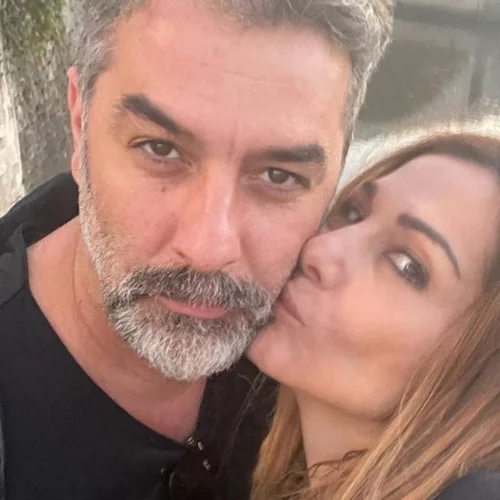 Δέσποινα Βανδή & Βασίλης Μπισμπίκης | Μαζί σε χωριό στο Ρέθυμνο της Κρήτης