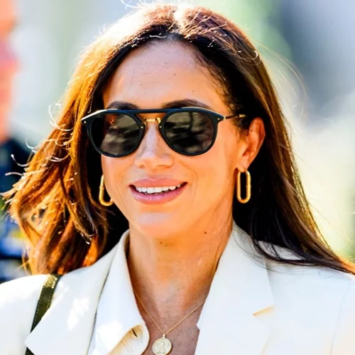 Η Meghan Markle με τα πέδιλα που κάθε κομψή γυναίκα πρέπει να έχει στην καλοκαιρινή της γκαρνταρόμπα