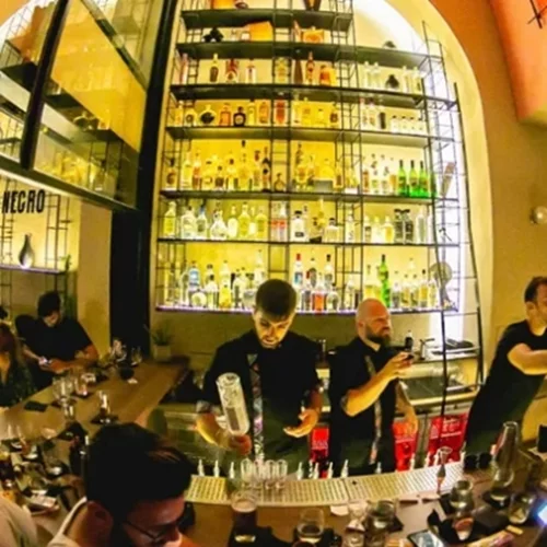 To "Barro Negro" στα 100 κορυφαία μπαρ του κόσμου