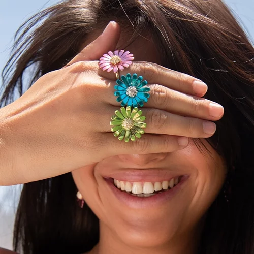 5+1 ιδέες με εντυπωσιακά κοσμήματα για να βάλεις χρώμα στο style σου