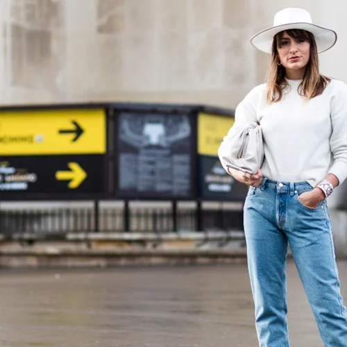 Πώς θα φορέσεις τα jeans σου τις γιορτές