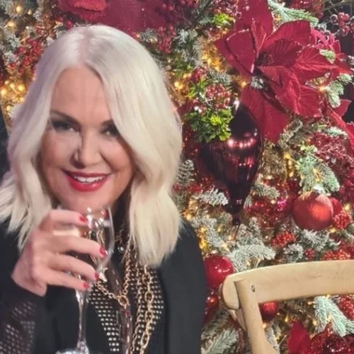 Ρούλα Κορομηλά | "Ικετεύει" για λίγη χαλάρωση στο σπίτι της - Το βίντεο που μας έκανε να ταυτιστούμε μαζί της