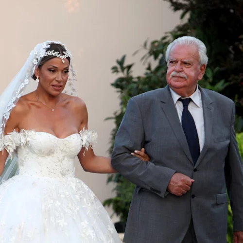 Ελένη Χατζίδου - Ετεοκλής Παύλου | Οι πρώτες φωτογραφίες από τον γάμο τους και το εντυπωσιακό νυφικό