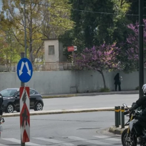 Περιστέρι | Αγώνας δρόμου διευθυντή σχολείου και αστυνομικών για να μεταφέρουν μαθήτρια στο νοσοκομείο