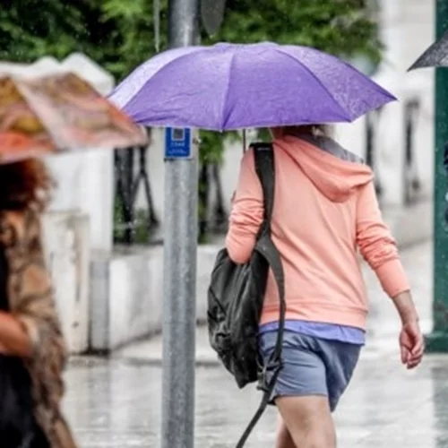 Live οι εξελίξεις: Η κακοκαιρία σαρώνει την Αττική, μήνυμα 112 - Πλημμύρες και χαλάζι στα βόρεια προάστια