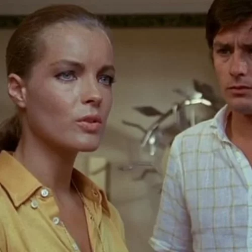 Η Anouchka Delon τιμά τη μνήμη της Romy Schneider, του μεγάλου έρωτα του πατέρα της