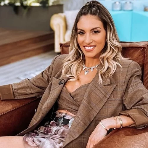 Αθηνά Οικονομάκου | Μας δείχνει την πανέμορφη κόρη της για πρώτη φορά