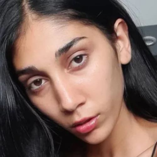 Παρασκευή Κερασιώτη | Η πρώην παίκτρια του GNTM εργάζεται ως σερβιτόρα στη Μύκονο