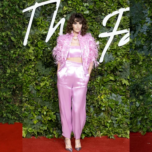 British Fashion Awards 2021 | Όλες οι εμφανίσεις των celebrities στο κόκκινο χαλί