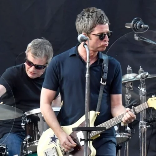 Επανέκδοση του "Definitely Maybe" των Oasis για την 30η επέτειό του