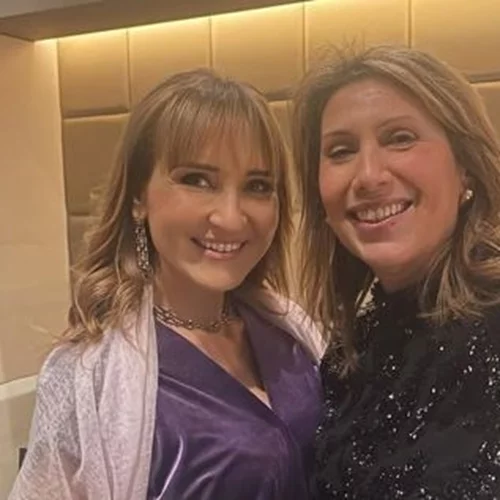 "Κι εκεί που λες όχι άλλη γαλοπούλα έρχεται η μανούλα" | Η Μάρα Ζαχαρέα στο εορταστικό γεύμα της μητέρας της