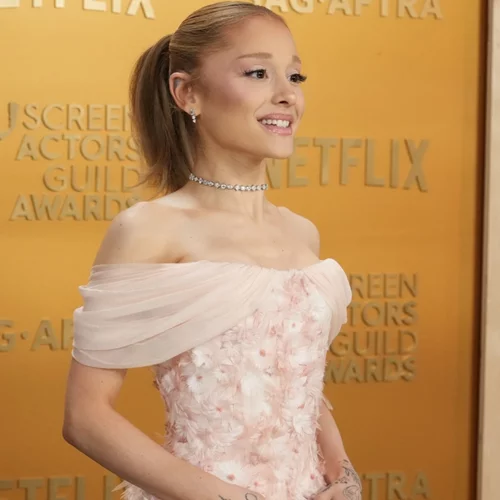 Ariana Grande & Selena Gomez | Το μανικιούρ τους στα SAG Awards είναι το inspo που χρειάζεσαι για την άνοιξη